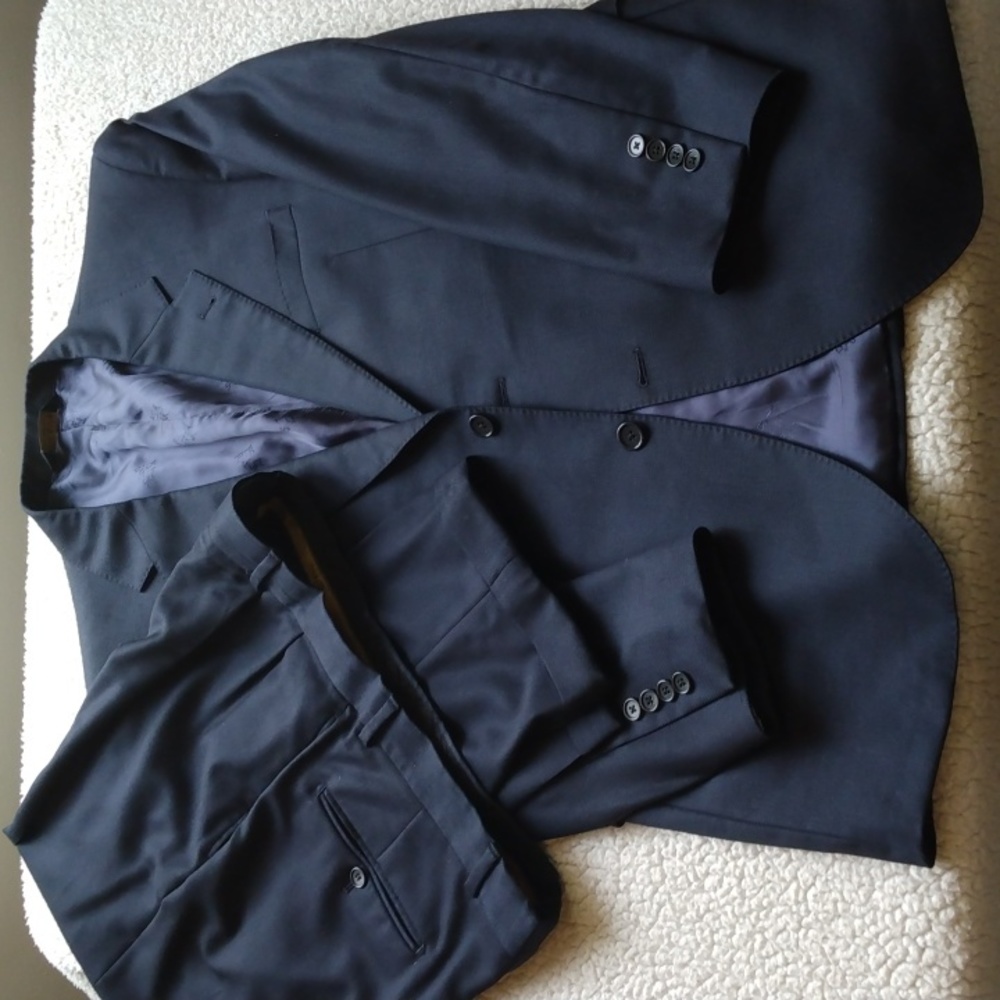 Jos. A. Bank Solid Navy Signature Gold Wool Suit 42R